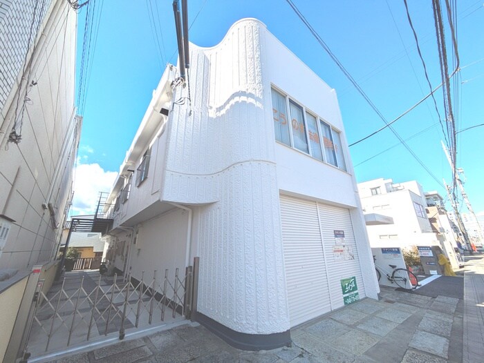 新井ビルの物件外観写真