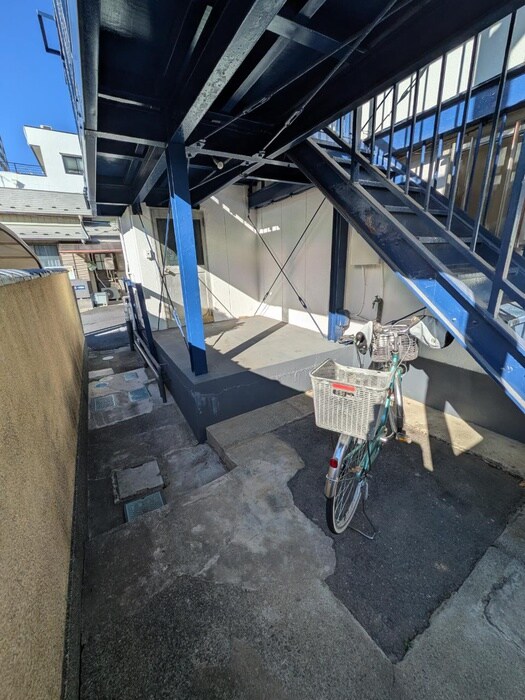 新井ビルの物件外観写真