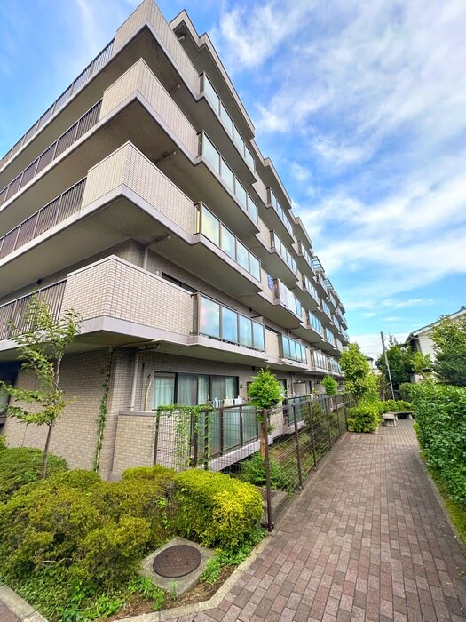 ピエ－ル草加の物件外観写真