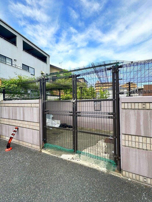 ピエ－ル草加の物件外観写真