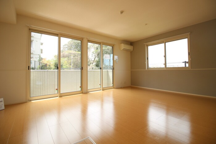 コモレビ大蔵Ｅ棟の物件内観写真