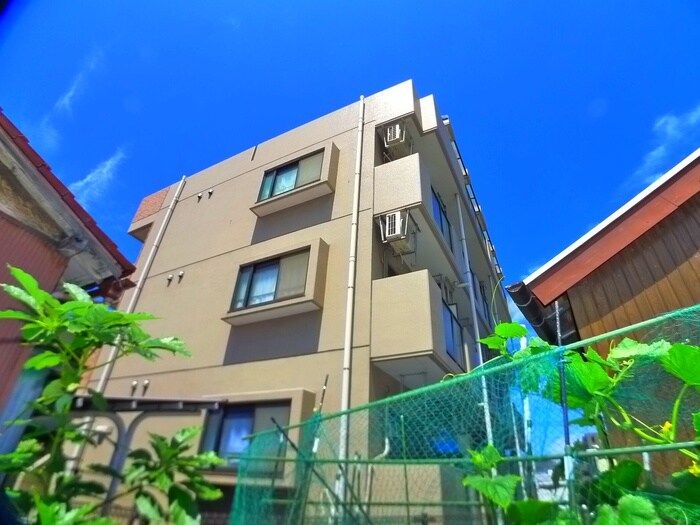 ドエル末広の物件外観写真