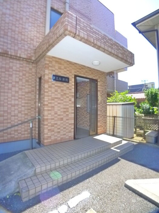 ドエル末広の物件外観写真