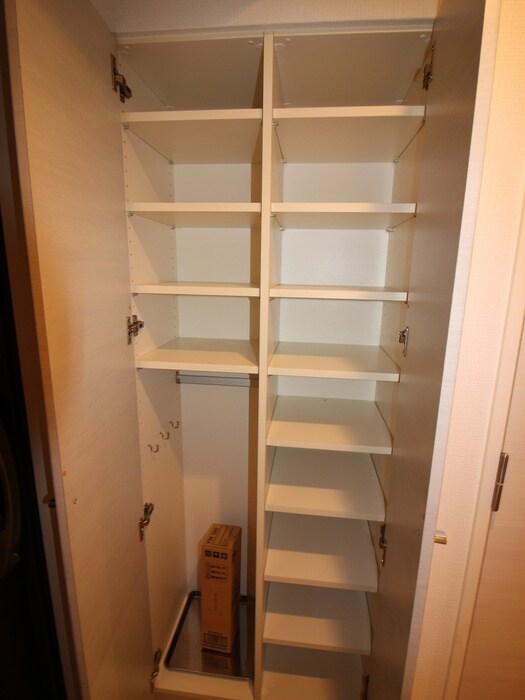 千葉ポ－トイ－ストの物件内観写真