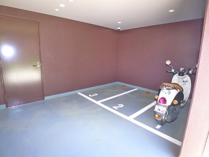 ブライズ高砂の物件外観写真