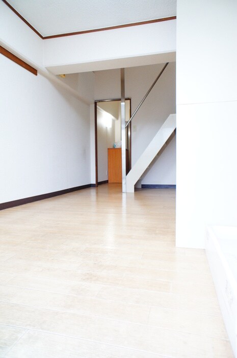 ピアチェ－レヴィ－ナの物件内観写真