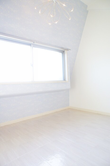 ピアチェ－レヴィ－ナの物件内観写真