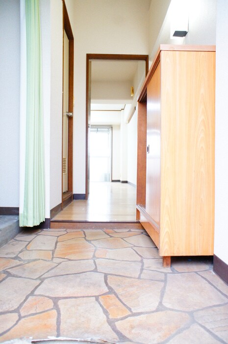 ピアチェ－レヴィ－ナの物件内観写真