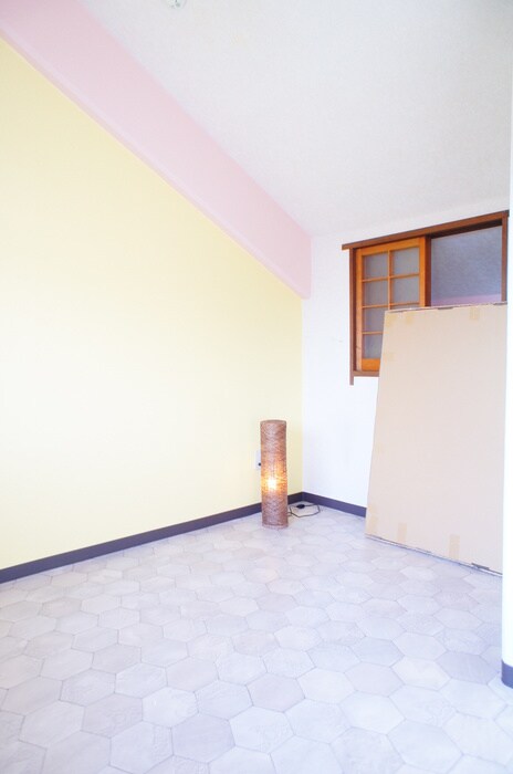 ピアチェ－レヴィ－ナの物件内観写真