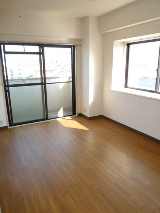 ジュネシオン大熊１の物件内観写真