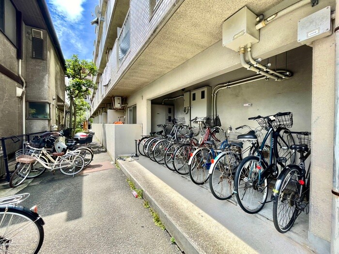 アボニン　サカエの物件外観写真