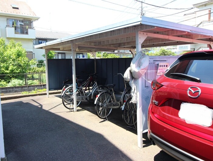 クレッセントハウスの物件外観写真