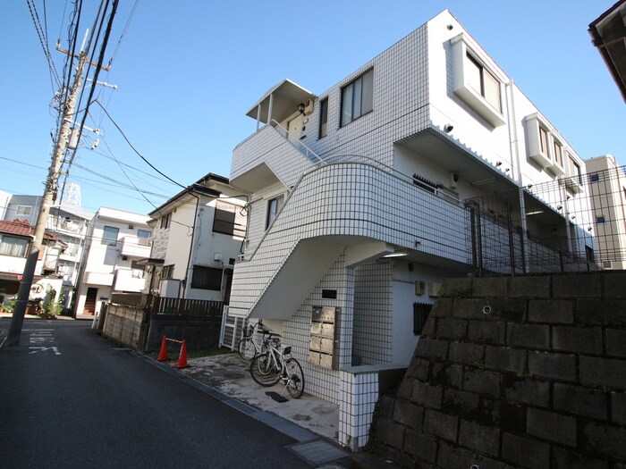 ホワイト・レジデンス鷺沼の物件外観写真