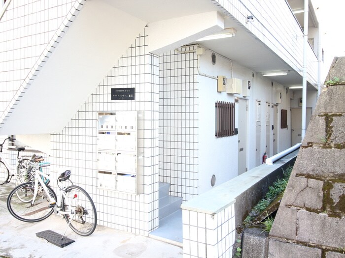 ホワイト・レジデンス鷺沼の物件外観写真