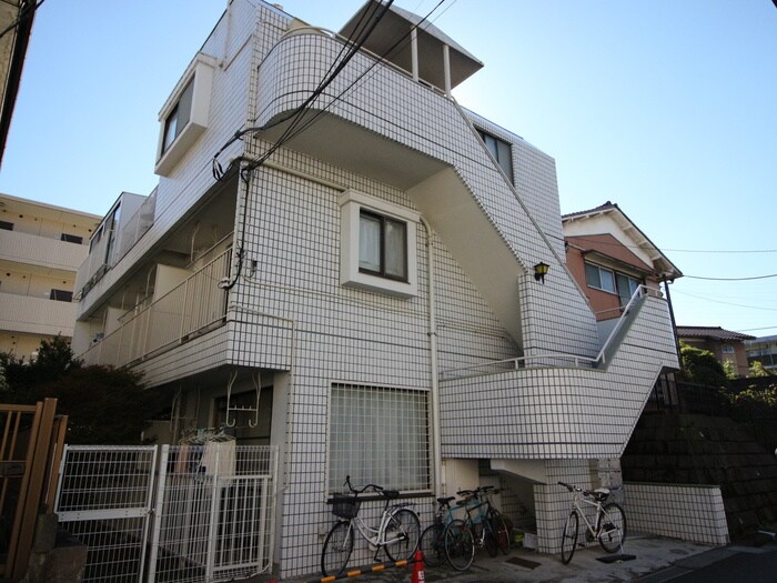 ホワイト・レジデンス鷺沼の物件外観写真