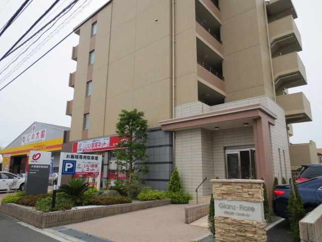 グランツ・フィオ－レの物件外観写真