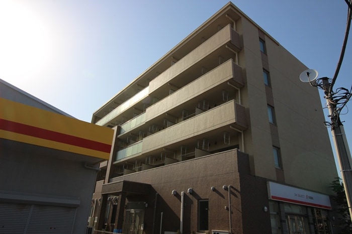 グランツ・フィオ－レの物件外観写真