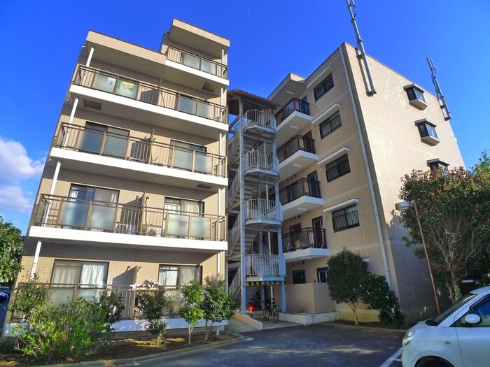 レジデンス松の木の物件外観写真