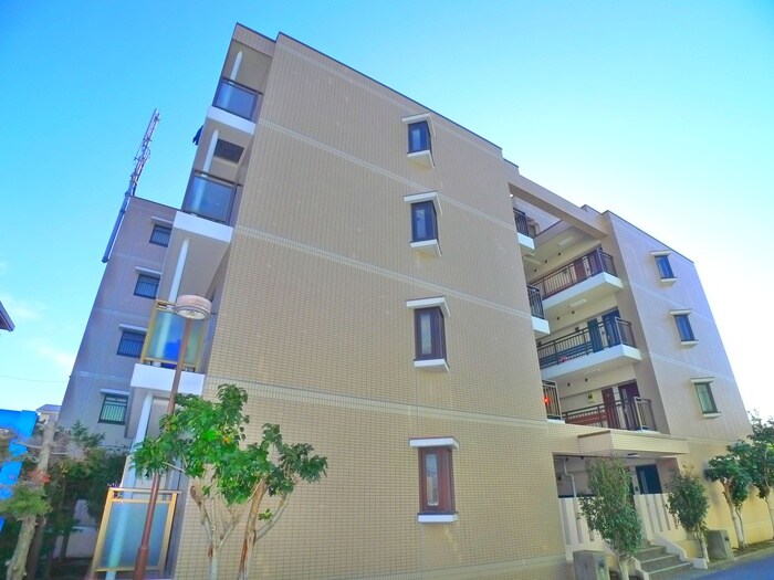 レジデンス松の木の物件外観写真