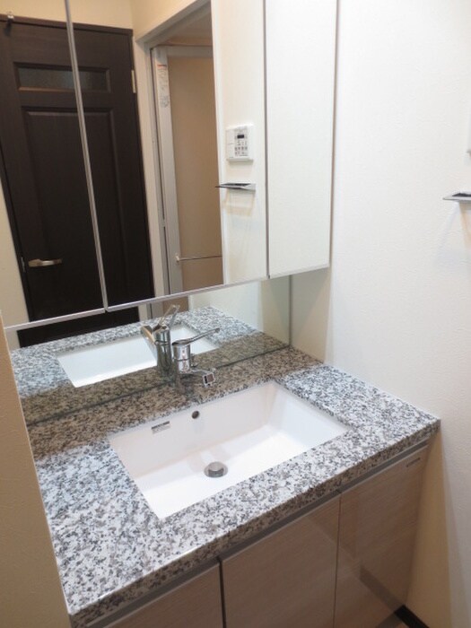 ｸﾞﾗﾝﾊﾟﾚｽ東京八重洲ｱﾍﾞﾆｭｰの物件内観写真