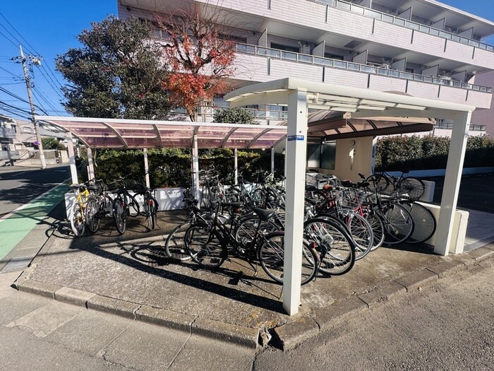 ジュネス仙川A棟の物件外観写真