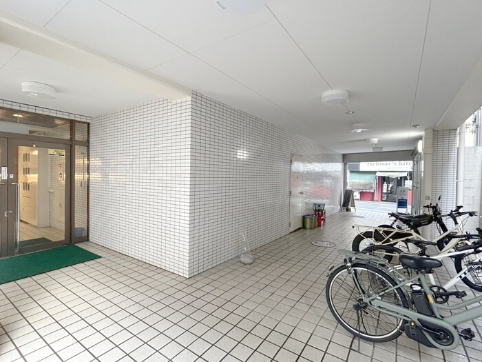 鴨下ビルの物件外観写真