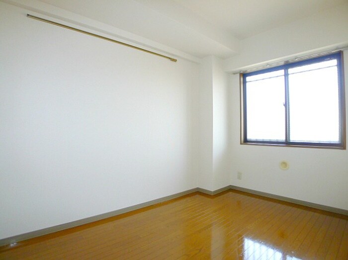 ベルグプレシャデス船橋の物件内観写真