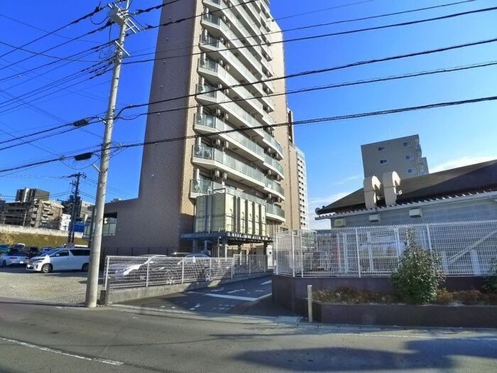 ﾗｸﾞｼﾞｭｱﾘｰｶﾞｰﾃﾞﾝ東松戸(906)の物件外観写真