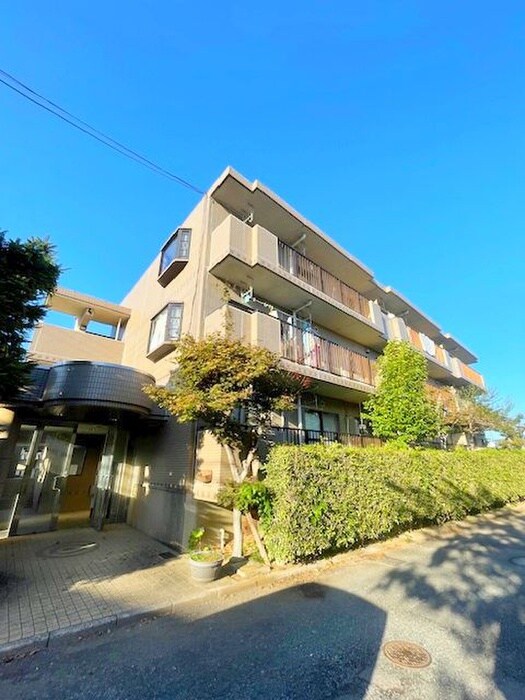 ドルフ・ヤマノウチ　Ｂ棟の物件外観写真