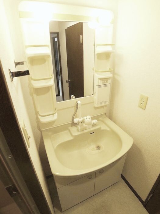 ドルフ・ヤマノウチ　Ｂ棟の物件内観写真