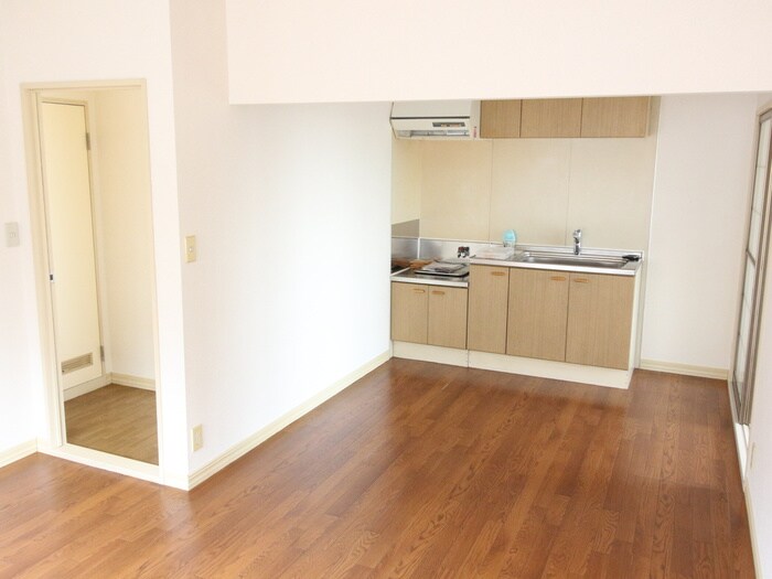 ホワイトペルテＣの物件内観写真