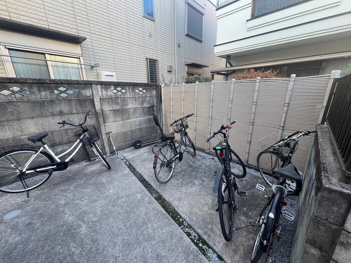 アイコート三鷹の物件外観写真