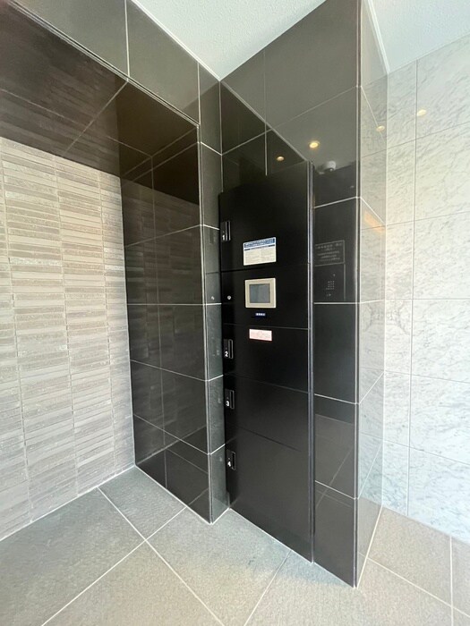 GARDEN COURT A　高島平の物件外観写真