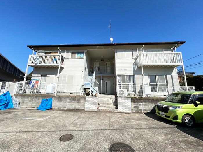 リバーサイド富士塚の物件外観写真
