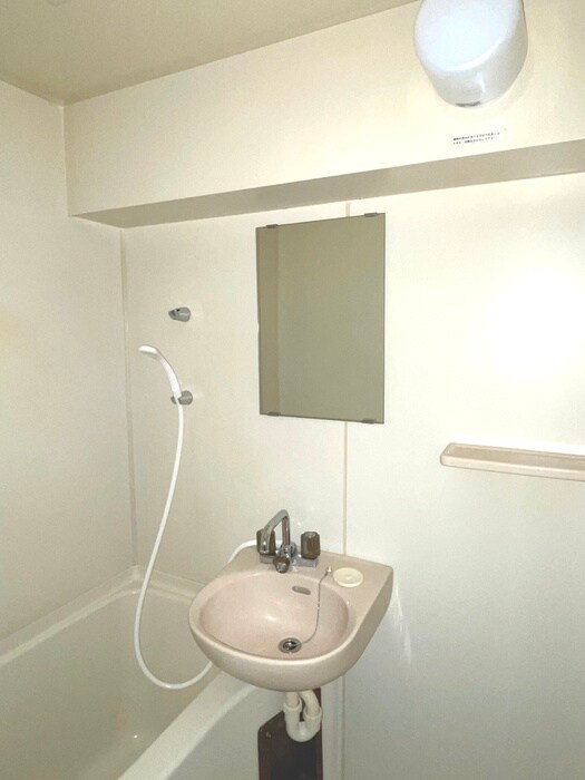 ＣＯＬＬＩＮＡ　ＶＥＲＤＥの物件内観写真