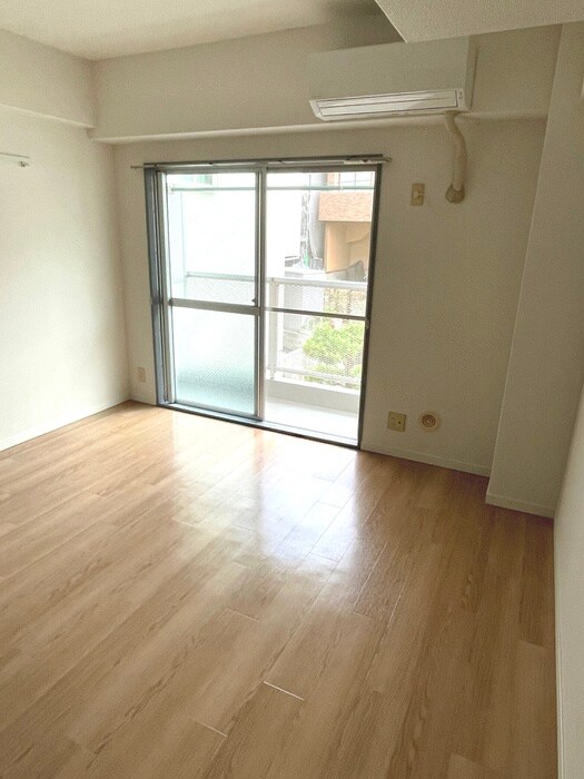 ＣＯＬＬＩＮＡ　ＶＥＲＤＥの物件内観写真