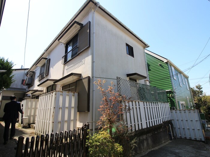 新比企ヶ谷ハイツの物件外観写真