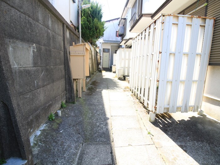 新比企ヶ谷ハイツの物件外観写真