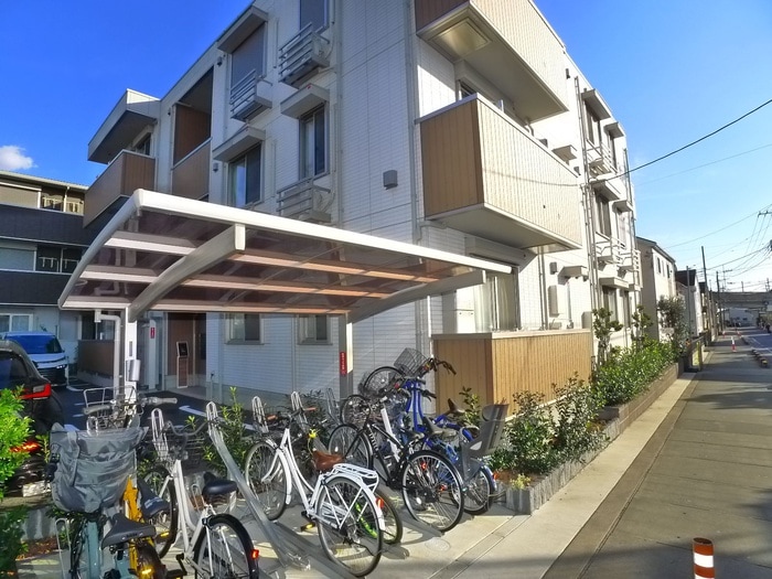 オークリーフ三郷Ａの物件外観写真