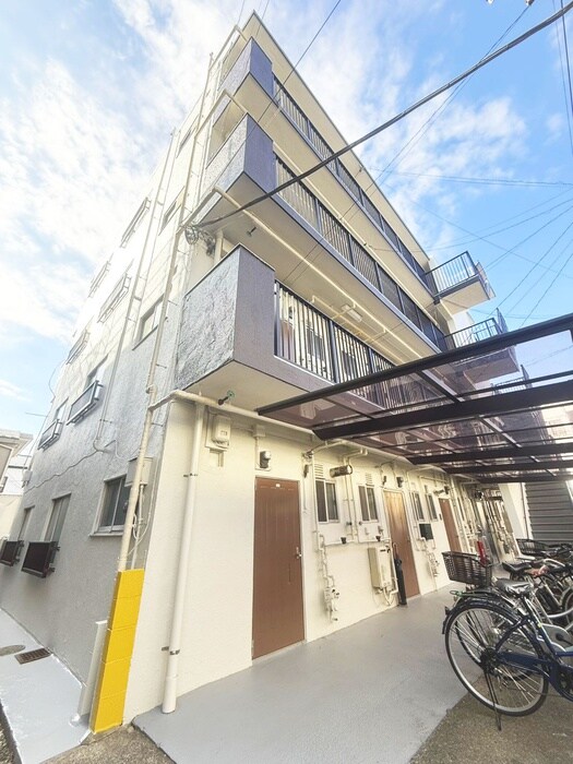 石井マンションの物件外観写真