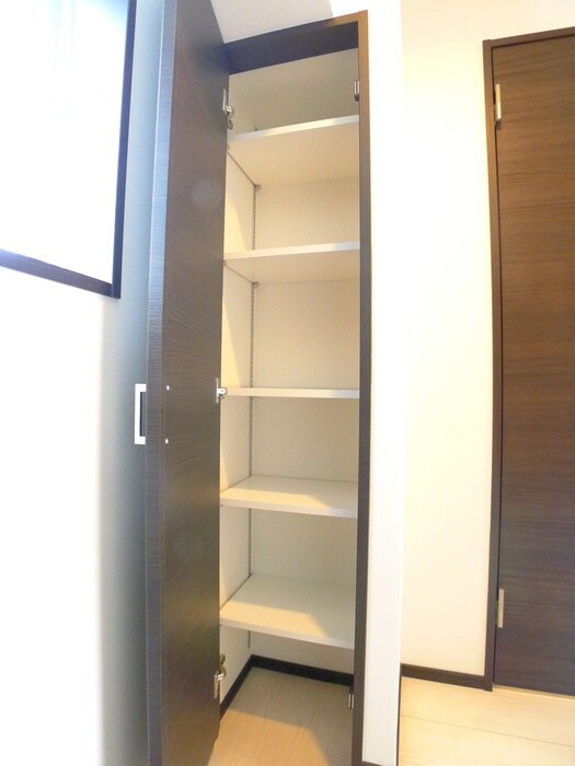 ＧＥＮＯＶＩＡ三郷駅前の物件内観写真