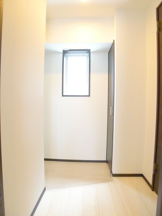 ＧＥＮＯＶＩＡ三郷駅前の物件内観写真