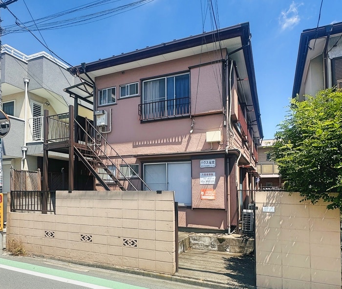 ハウスワカバの物件外観写真