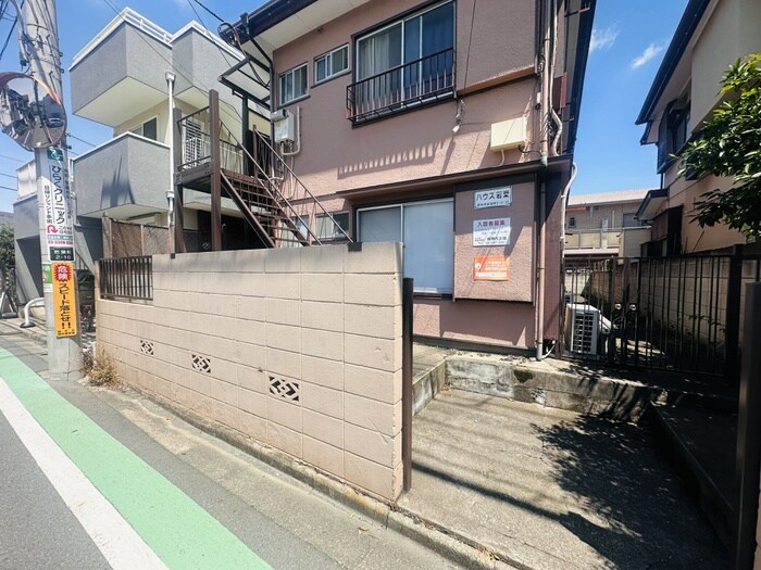 ハウスワカバの物件外観写真