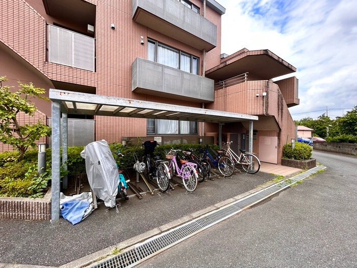 ドルフ南本宿Ⅱの物件外観写真