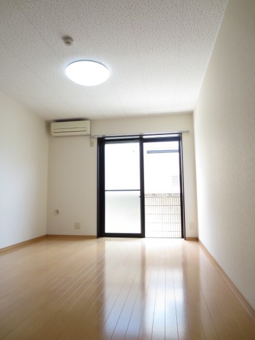 ｱﾝﾌﾟﾙ-ﾙｸﾗ-ｼﾞｭﾙｳﾞﾆ-ﾙの物件内観写真