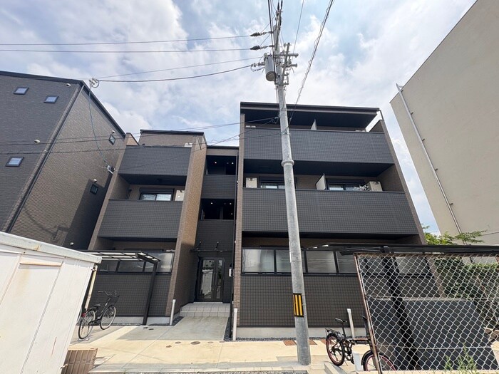 セレニティ荒本B棟の物件外観写真