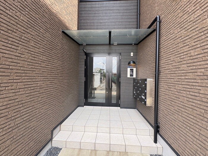 セレニティ荒本B棟の物件外観写真