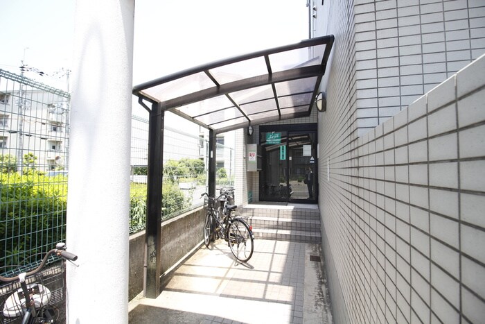 パルティ－ル御陵の物件外観写真