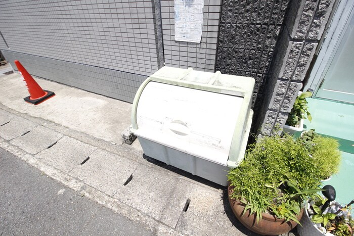 パルティ－ル御陵の物件外観写真